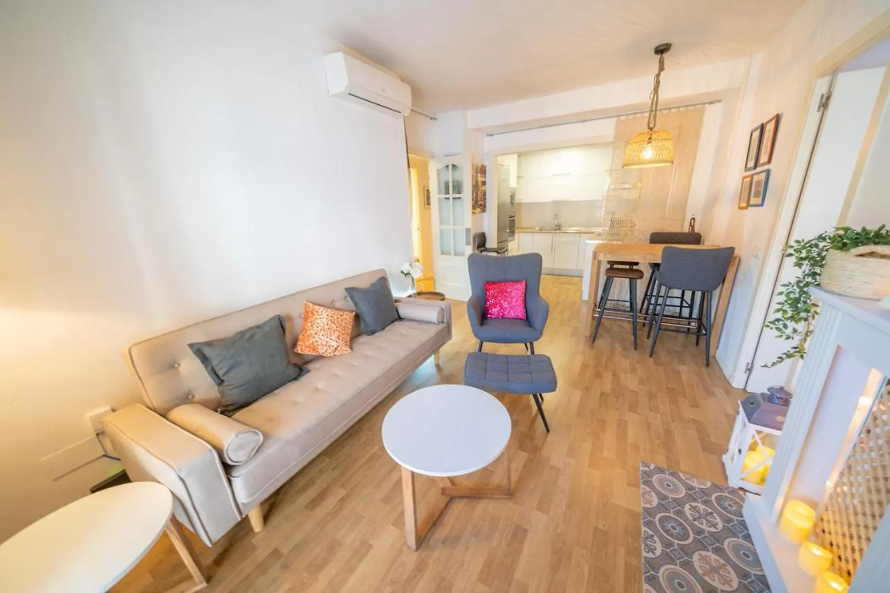 Homeholidaysrentals Plume - Costa Barcelona Pineda de Mar Spain