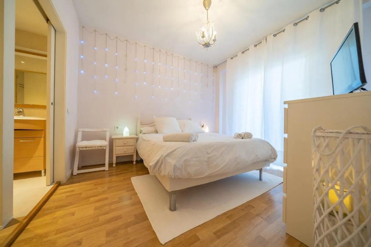 Apartment Homeholidaysrentals Plume - Costa Barcelona Pineda de Mar Spain